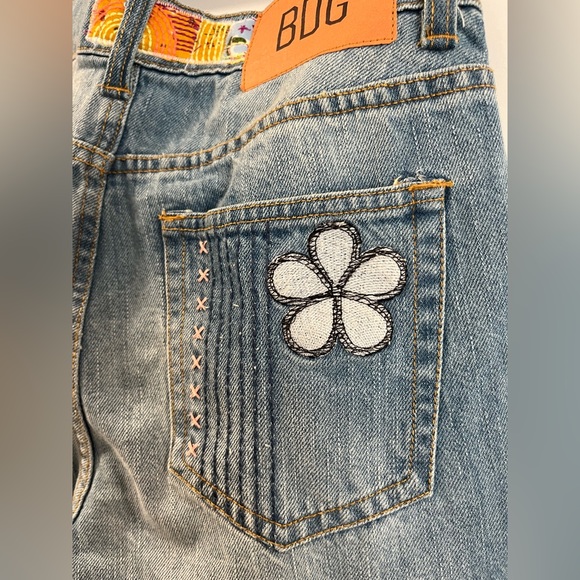 Gently Used BDG Urban Outfitters Women’s Bootleg Jeans with Patches Size 26 - Picture 9 of 12